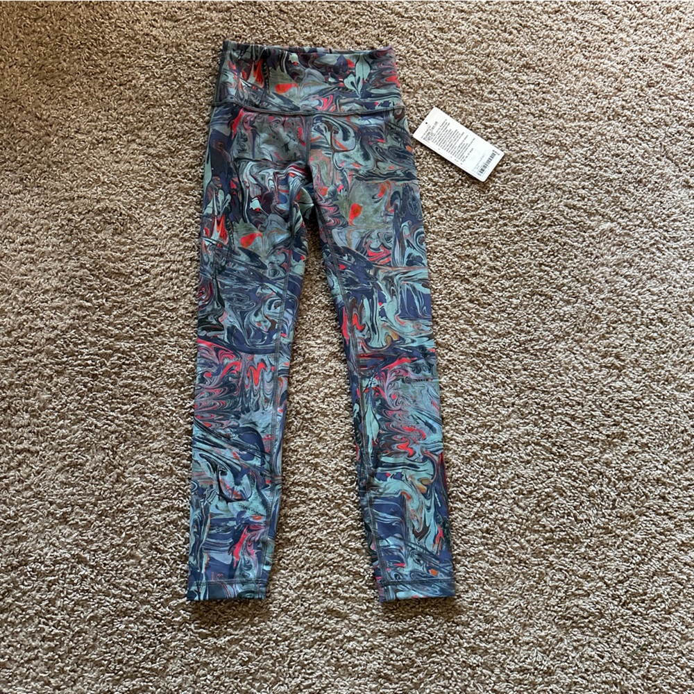 LULULEMON
Wunder Train HR Tight 25”
Size 4
BRAND NEW WITH TAGS